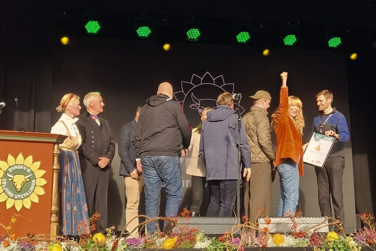 Siv Hauge i Superkraftmat vinner Årets Lokalmatgrunder 2026. Prisen mottas på Dyrskun.