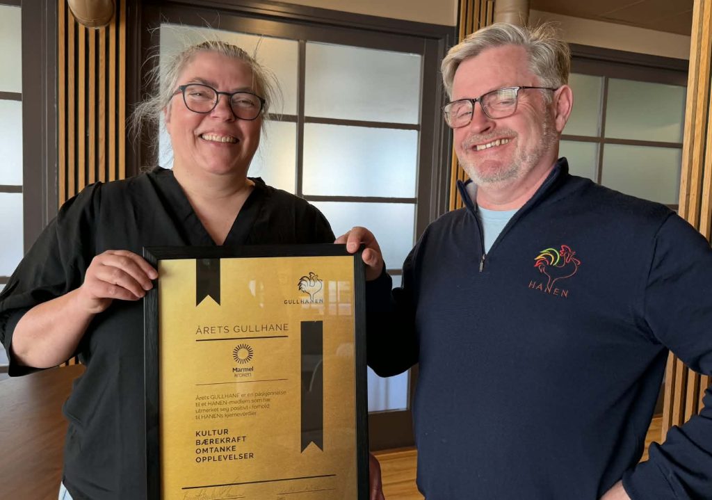 Vinnern av GullHANEN 2026 Lisbeth Seppola og  dgl i HANEN Bernt Bucher-Johannessen