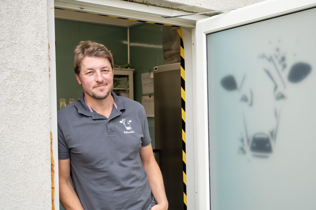 Jørn på Uppigard Skoe vant Årets lokalmatgründer 2025 