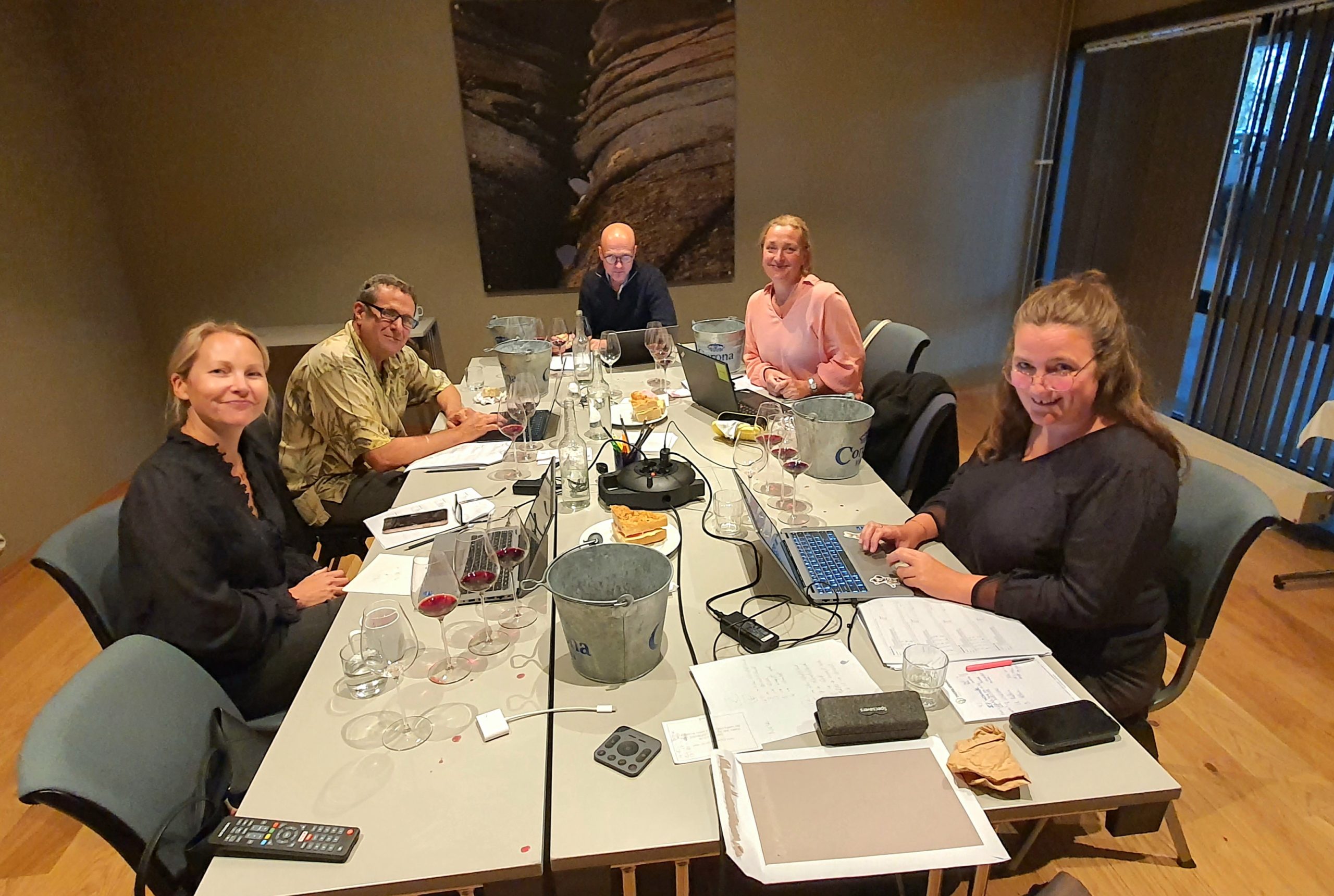 Bedømmelsen ble ledet av Anne Enggrav fagansvarlig for mat og drikke i Vinmonopolet.